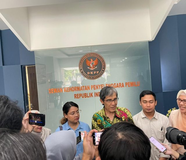 Masyarakat Peduli Keterwakilan Perempuan Adukan Ketua dan Anggota KPU ke DKPP atas Dugaan Pelanggaran Kode Etik Penyelenggara Pemilu terkait Keterwakilan Perempuan dalam Daftar Bakal Caleg Pemilu DPR dan DPRD Tahun 2024